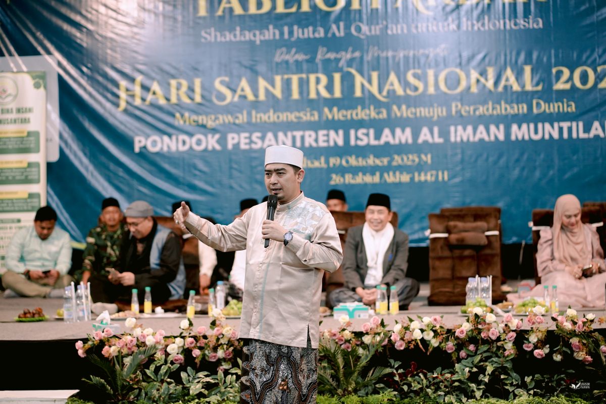 Tabligh Akbar Hari Santri 2025 dan Wakaf 300 Mushaf Al-Qur'an