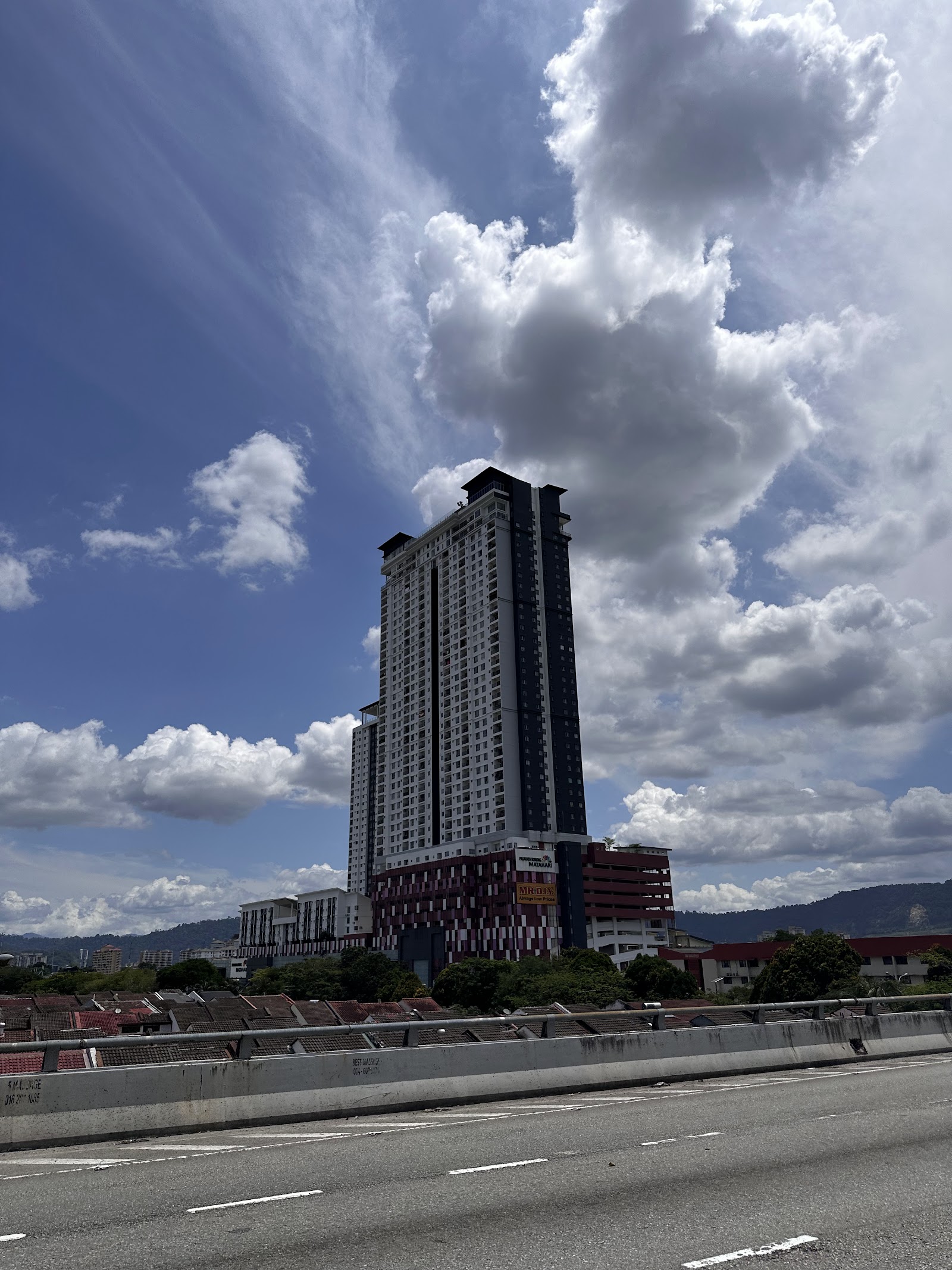 Axis Residence gallery image 2