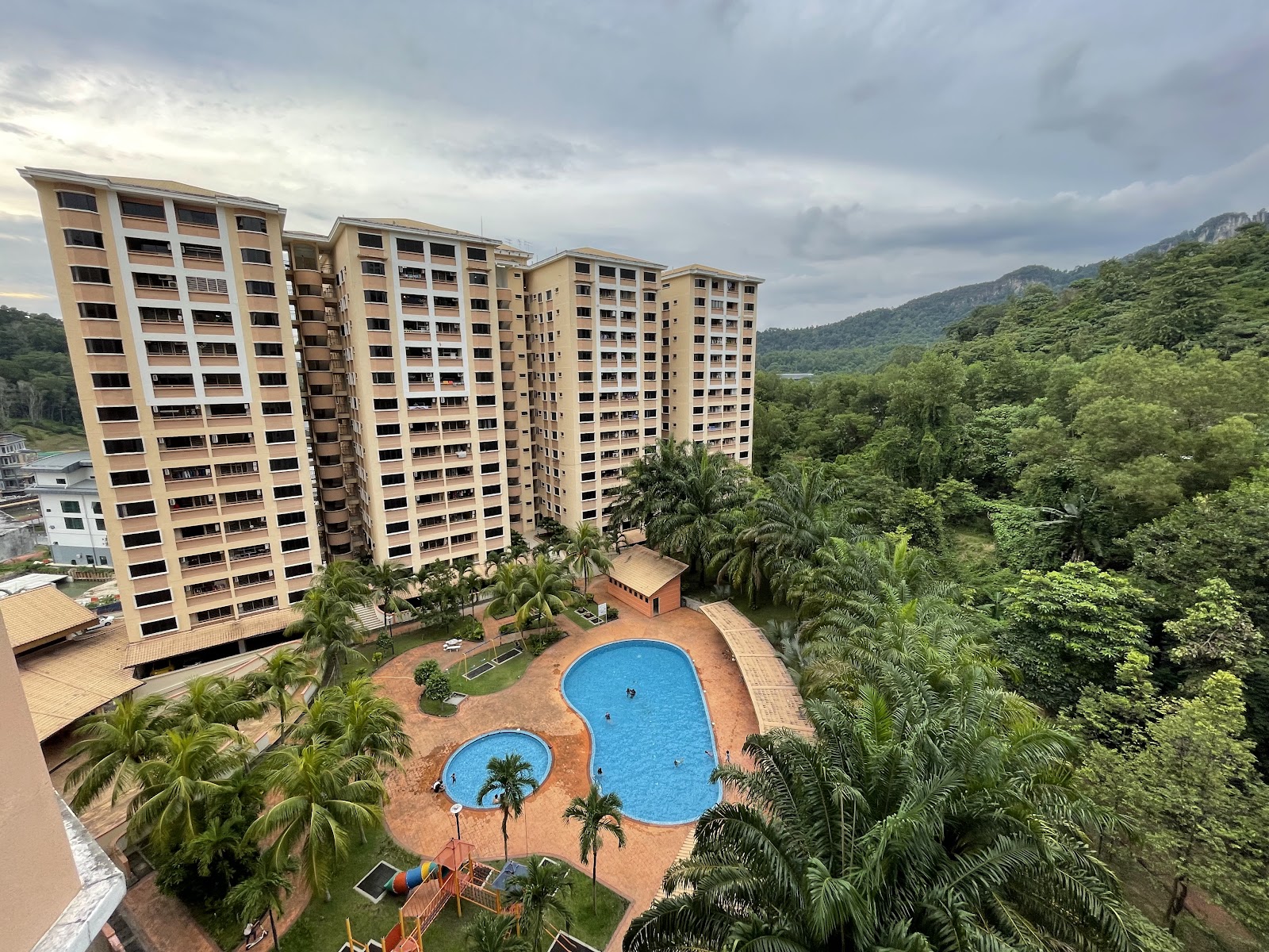Putra Villa Condominium gallery image 2