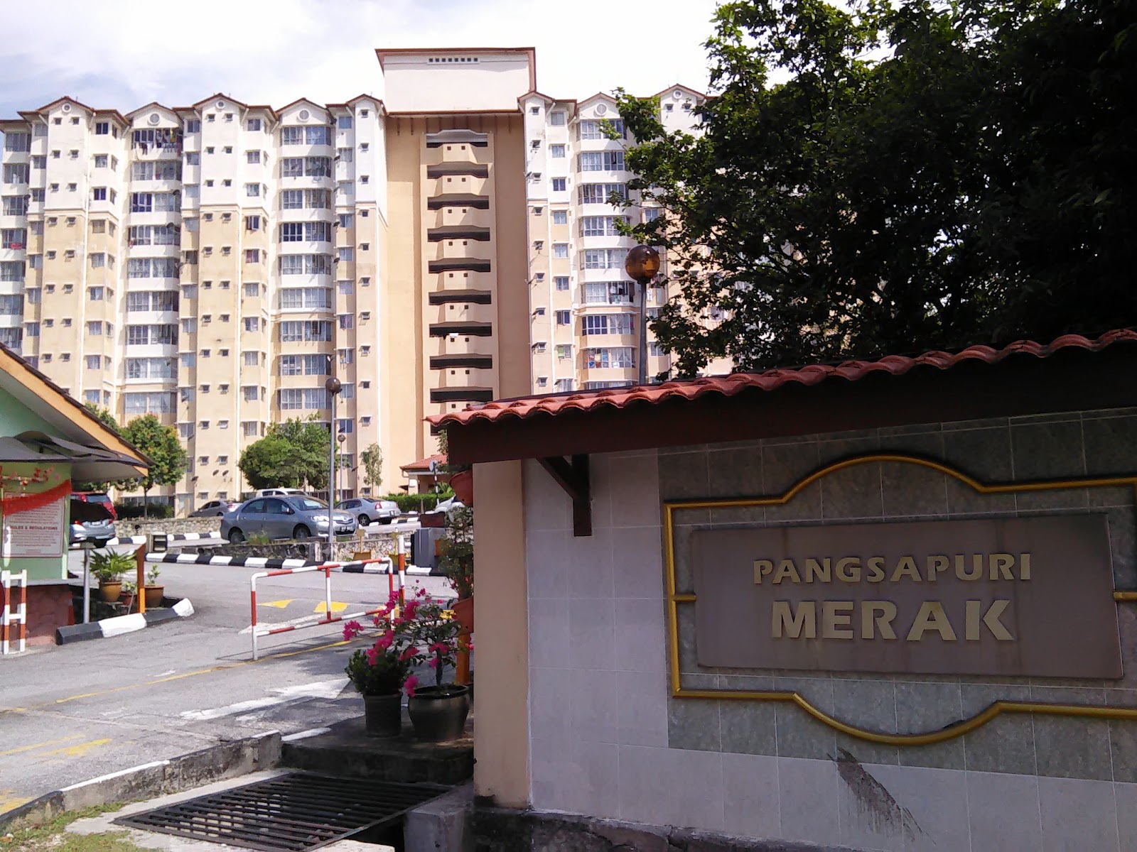 Merak Apartment Bandar Kinrara gallery image 2