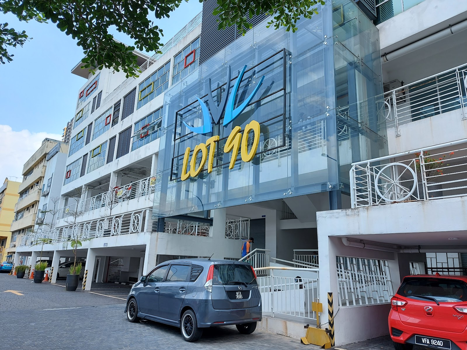 Lot 90 gallery image 2
