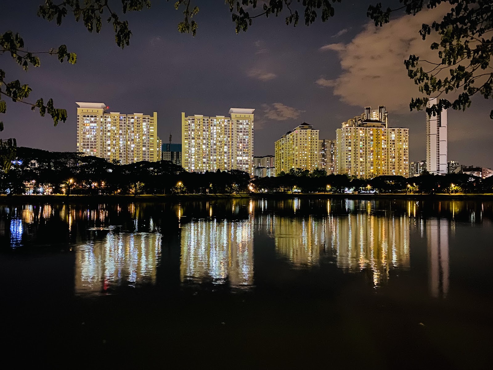 PV15 Platinum Lake Condominium gallery image 2
