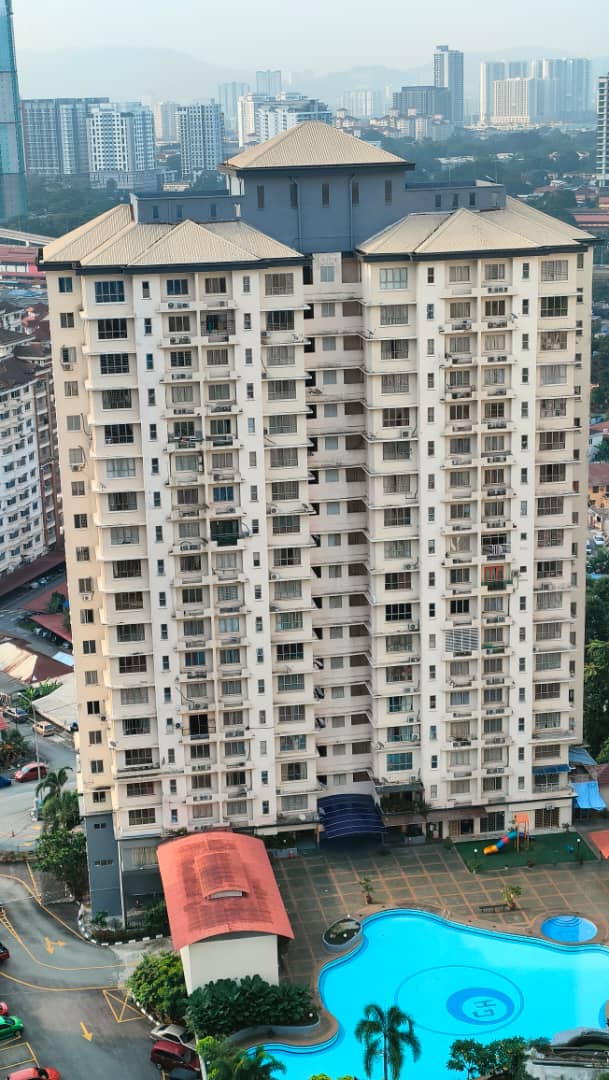 Gurney Heights Condominium Block C & D gallery image 2