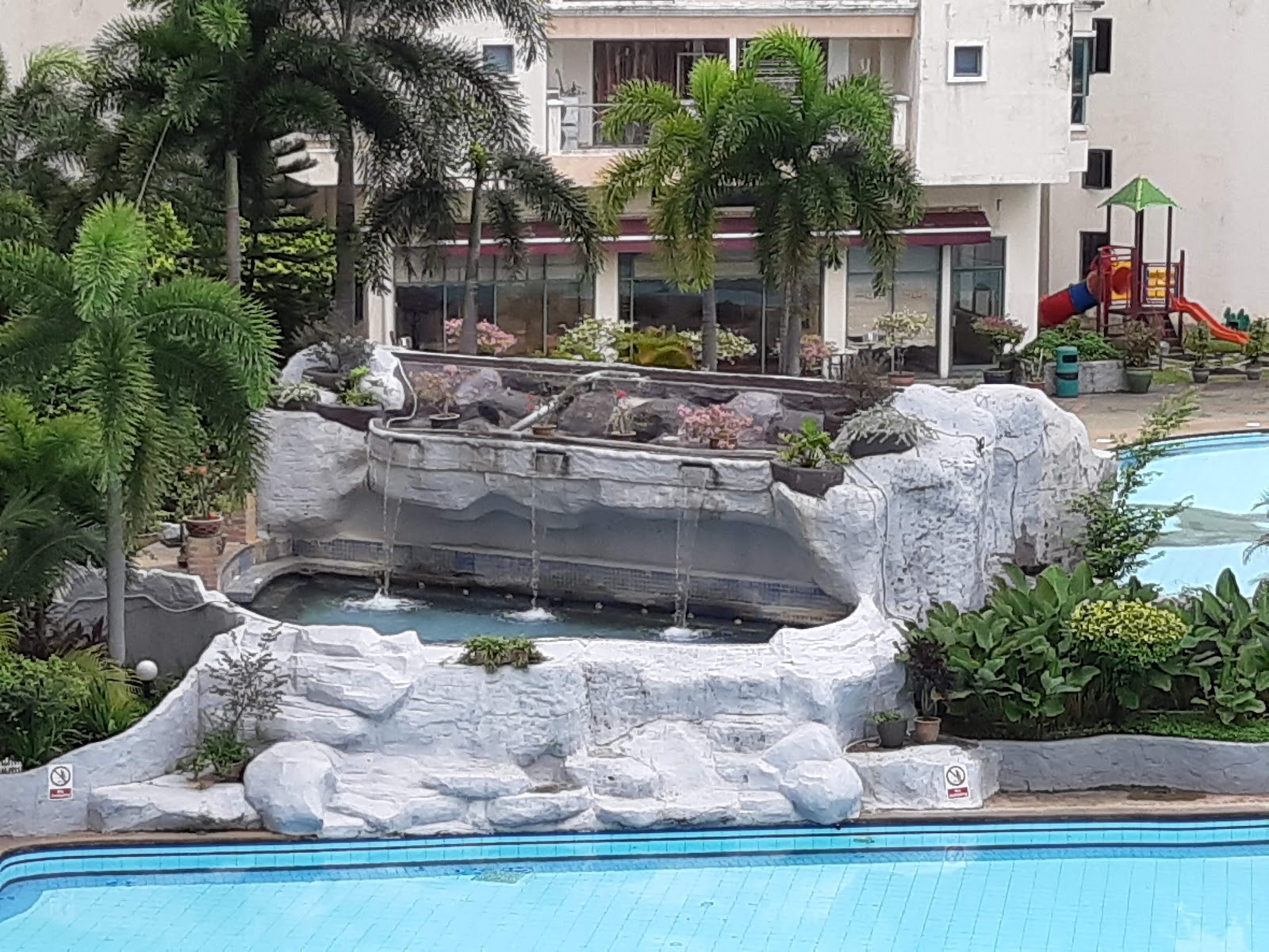 Gurney Heights Condominium Block C & D gallery image 3