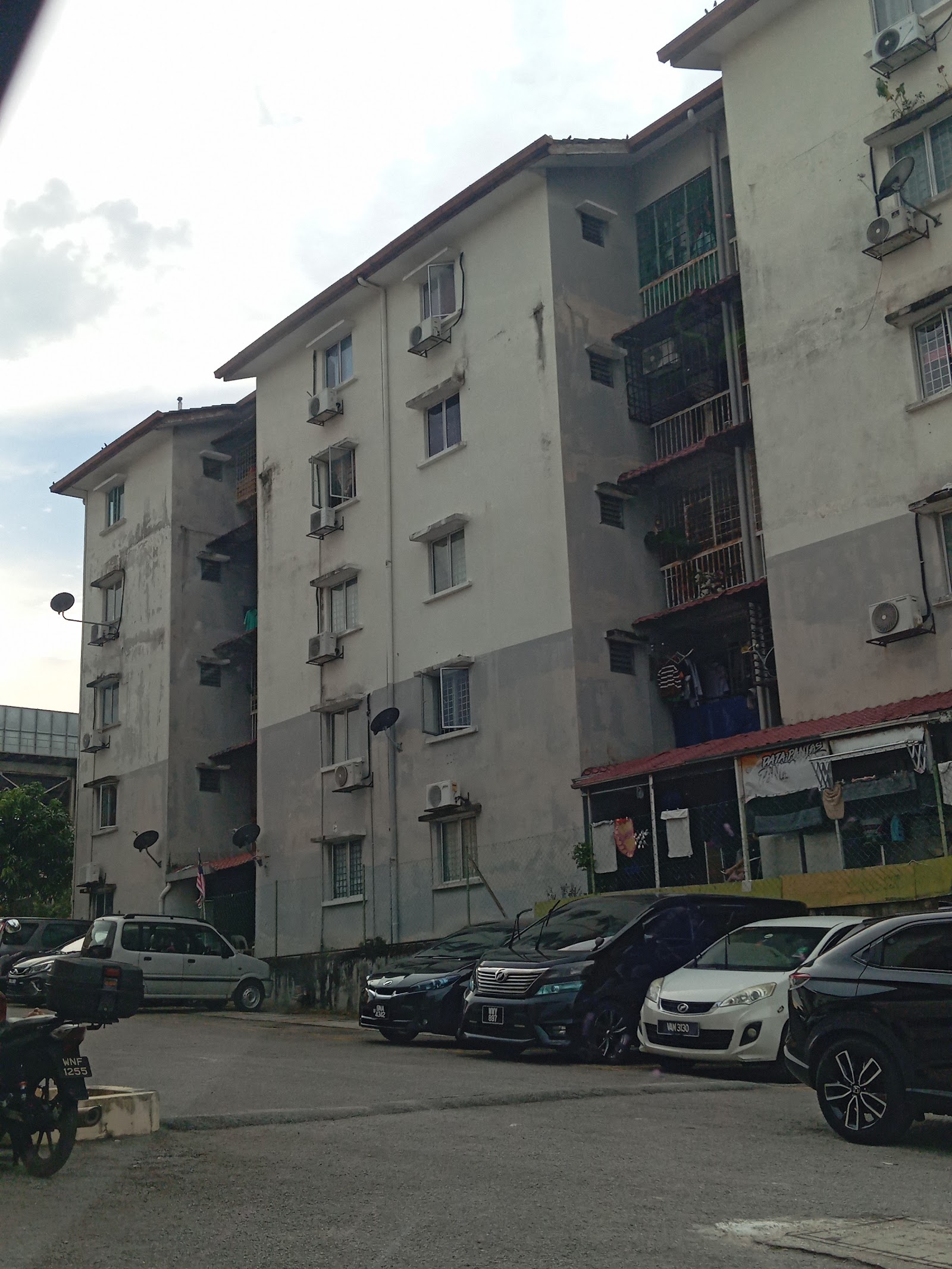 Sri Ehsan Apartment gallery image 2