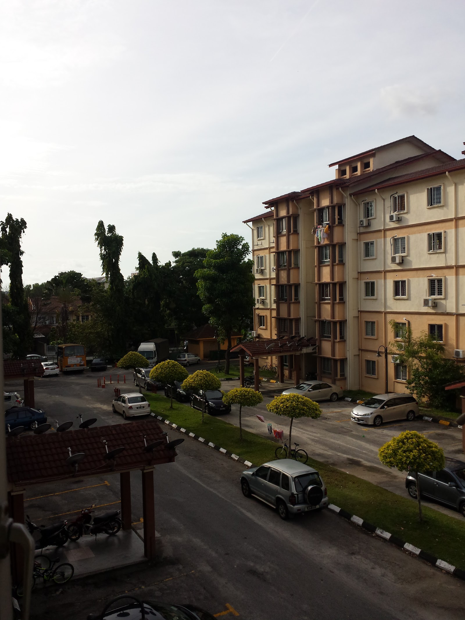 Tropika Apartments gallery image 2