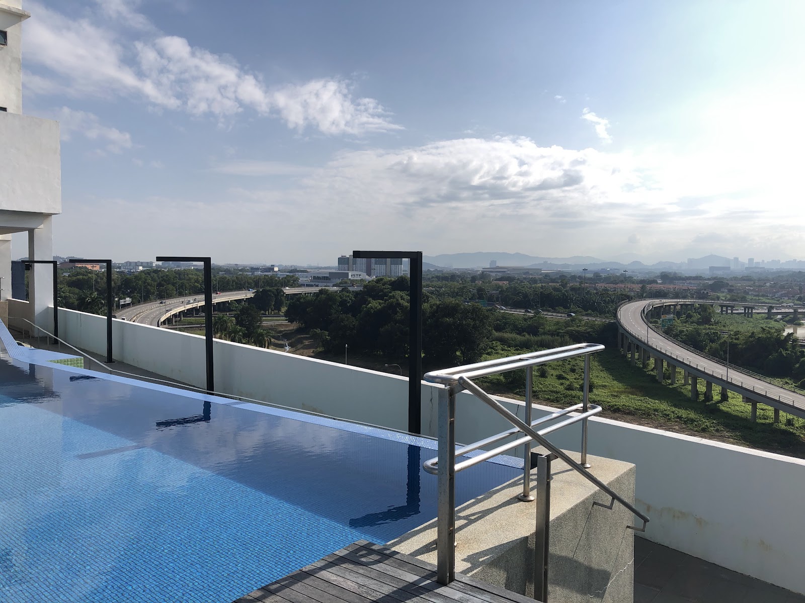Metia Residence gallery image 2