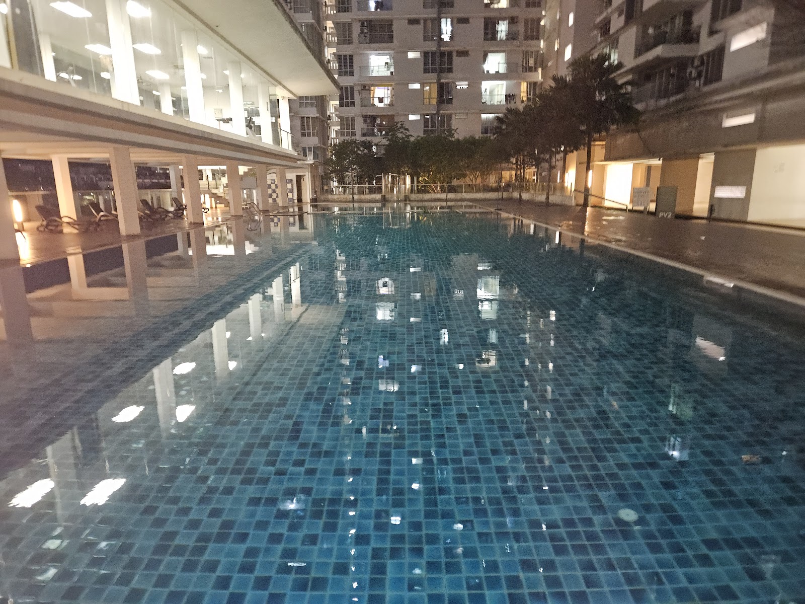 PV2 Platinum Hill Condominium gallery image 3