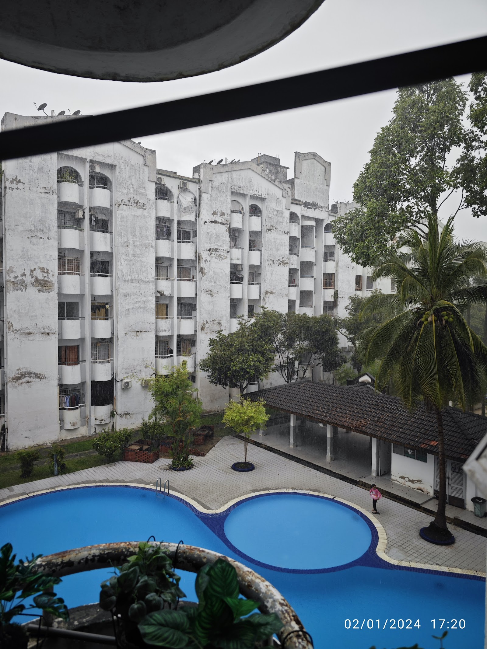 Fawina Court Condominium gallery image 3