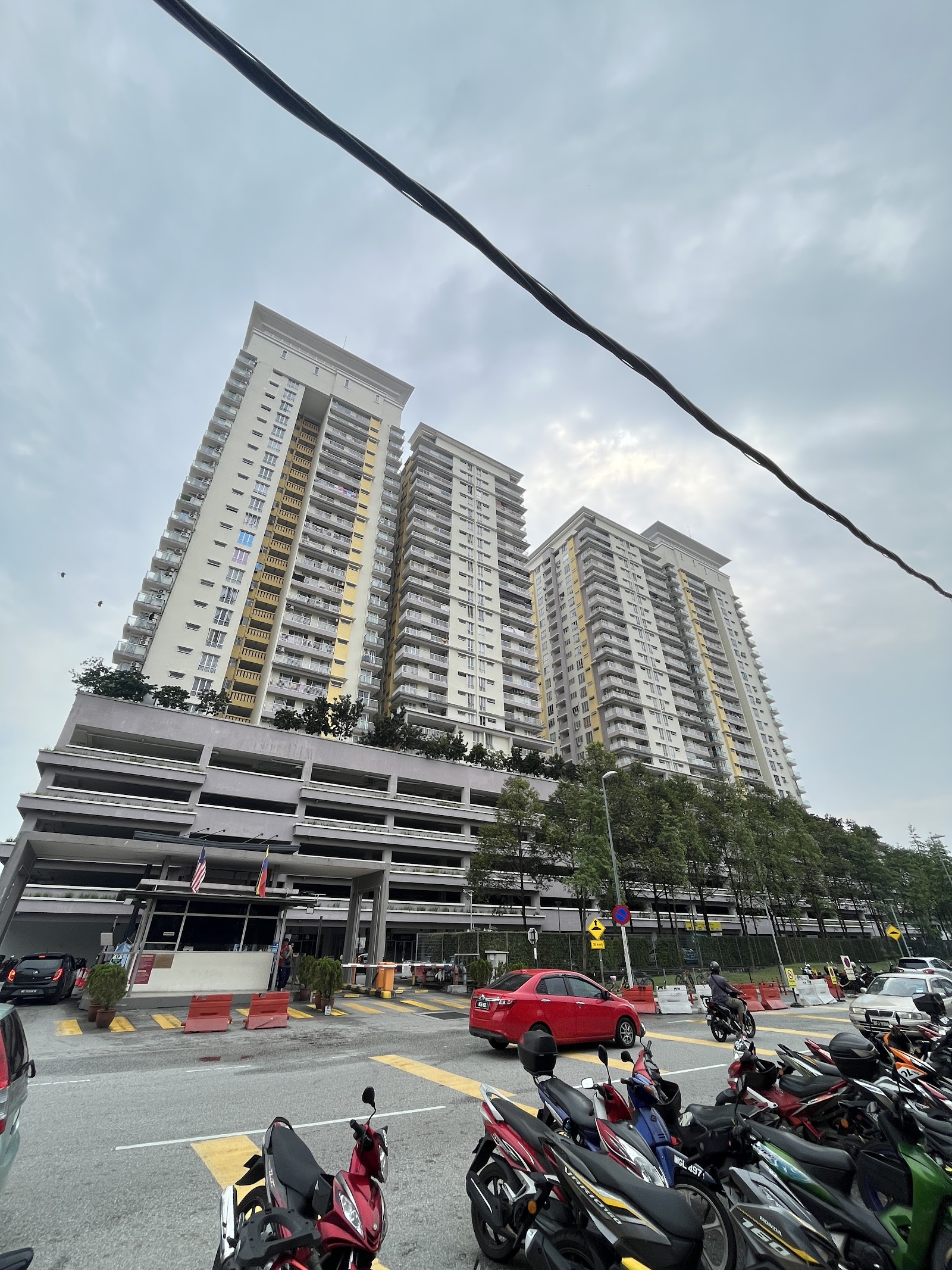 PV 20 Platinum Lake Condominium gallery image 4