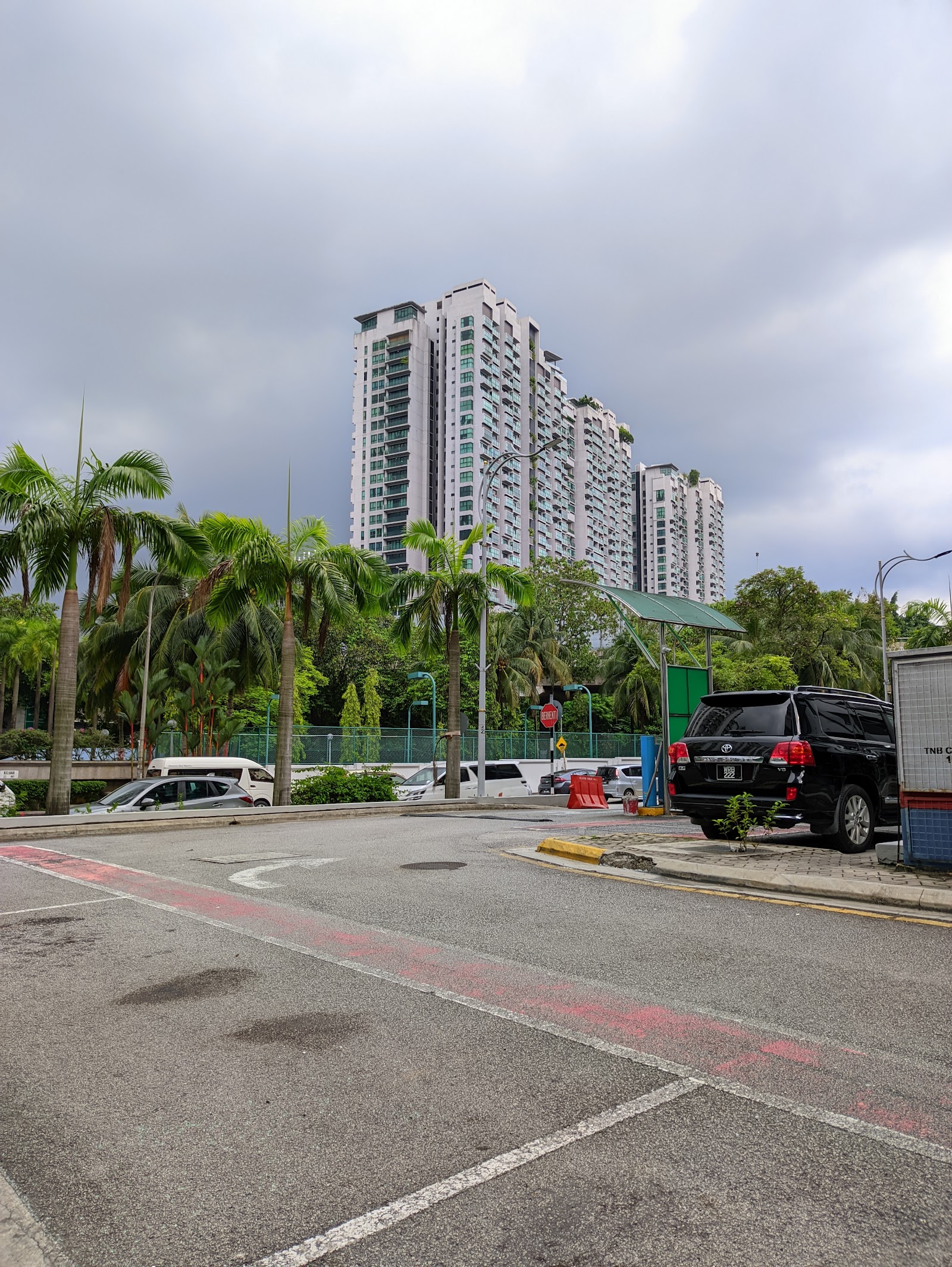 De Tropicana Condominium gallery image 3