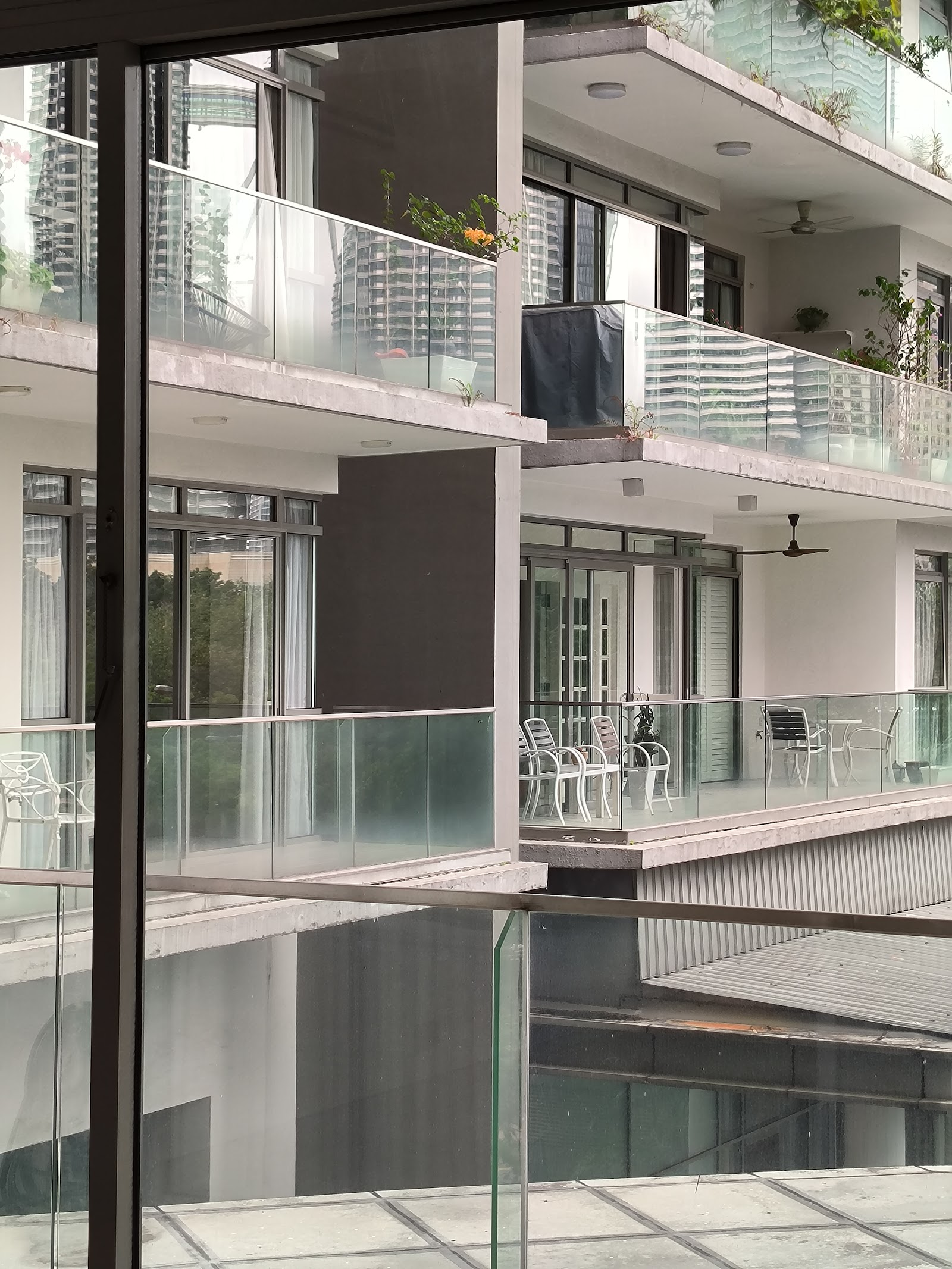 Stonor Park Condominium gallery image 4