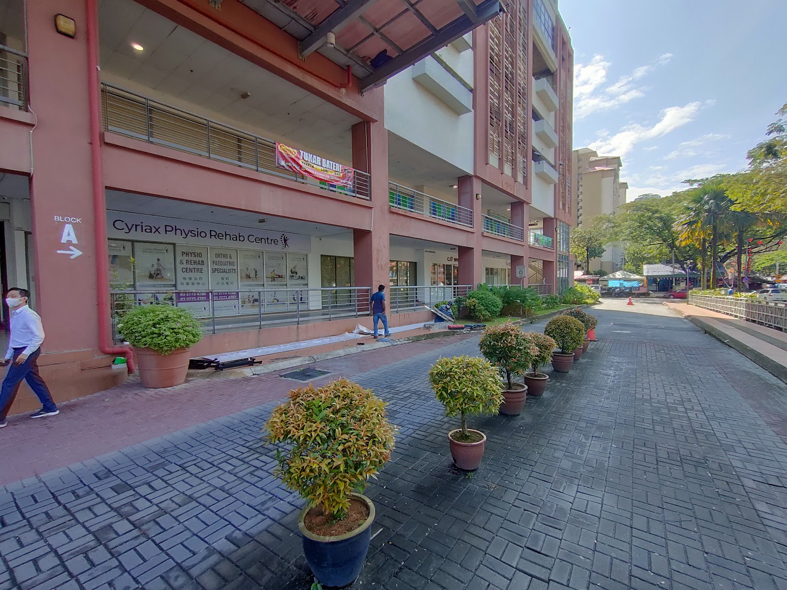 D'Alamanda Condominium gallery image 4