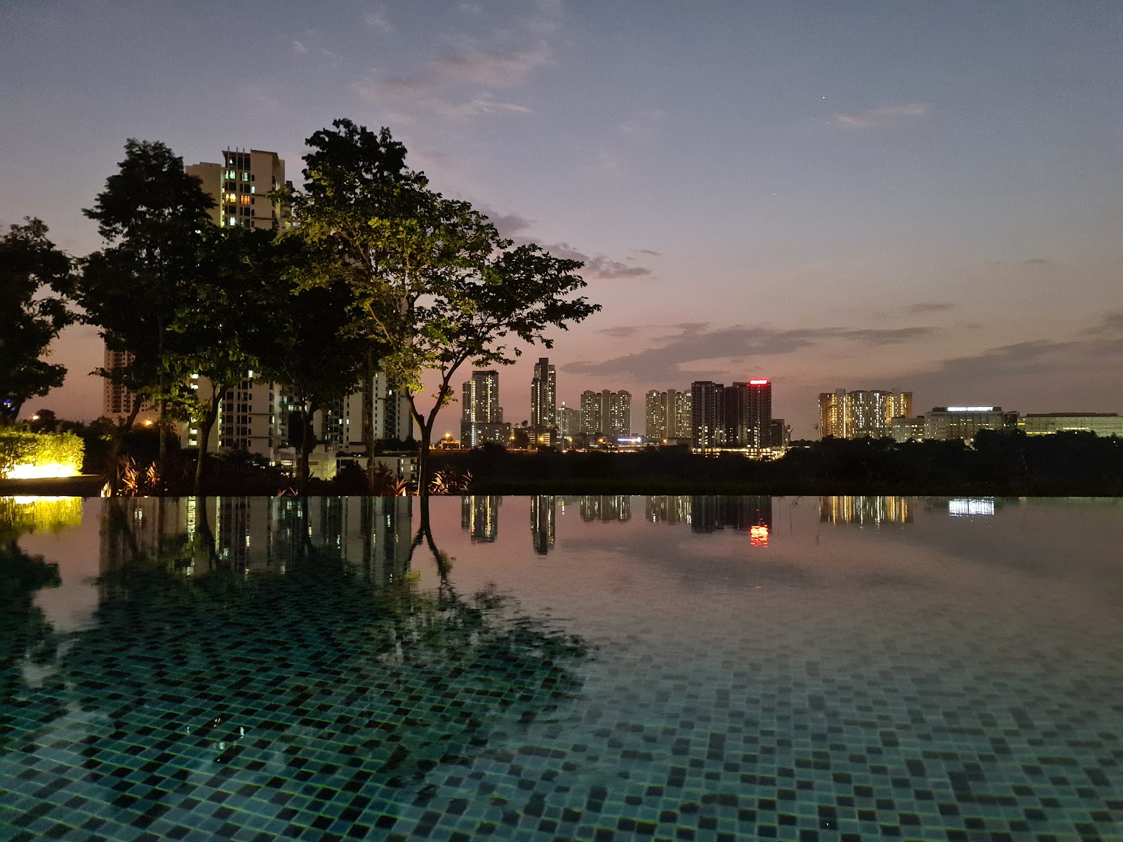 A'Marine Lakeside Condominium gallery image 2