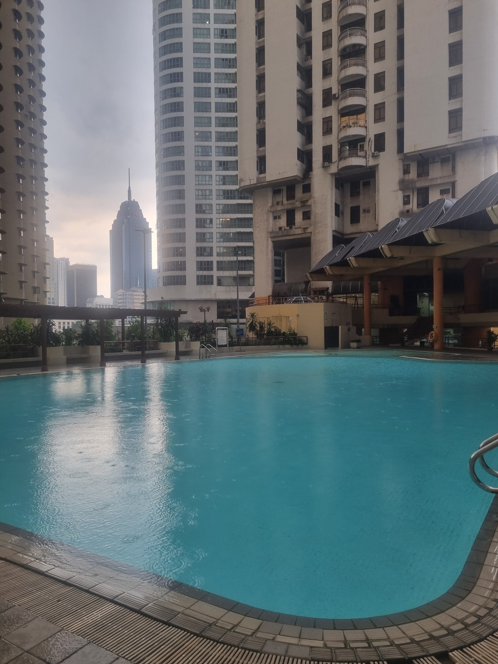 Villa Putra Condominium gallery image 2
