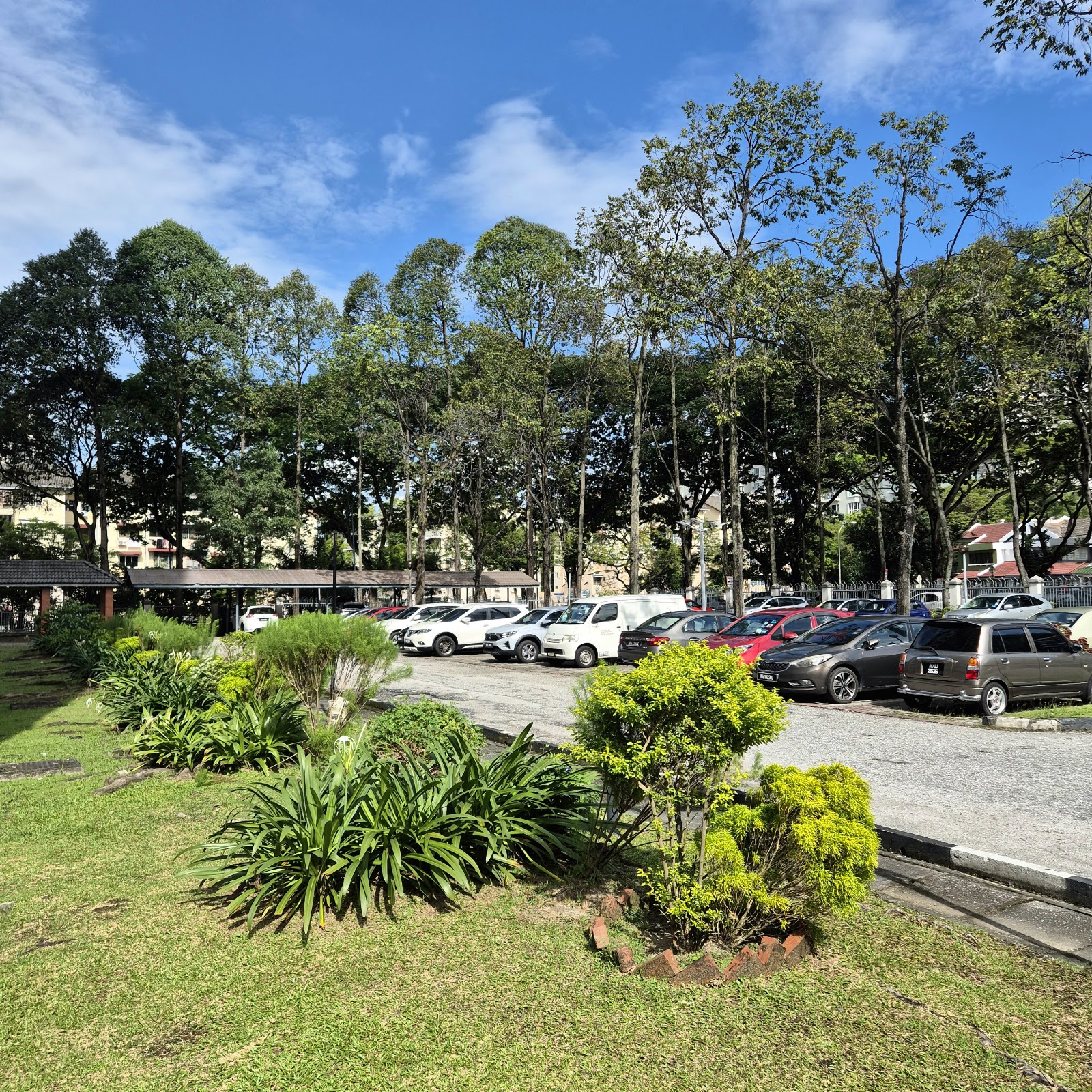 Endah Villa Condominium gallery image 3