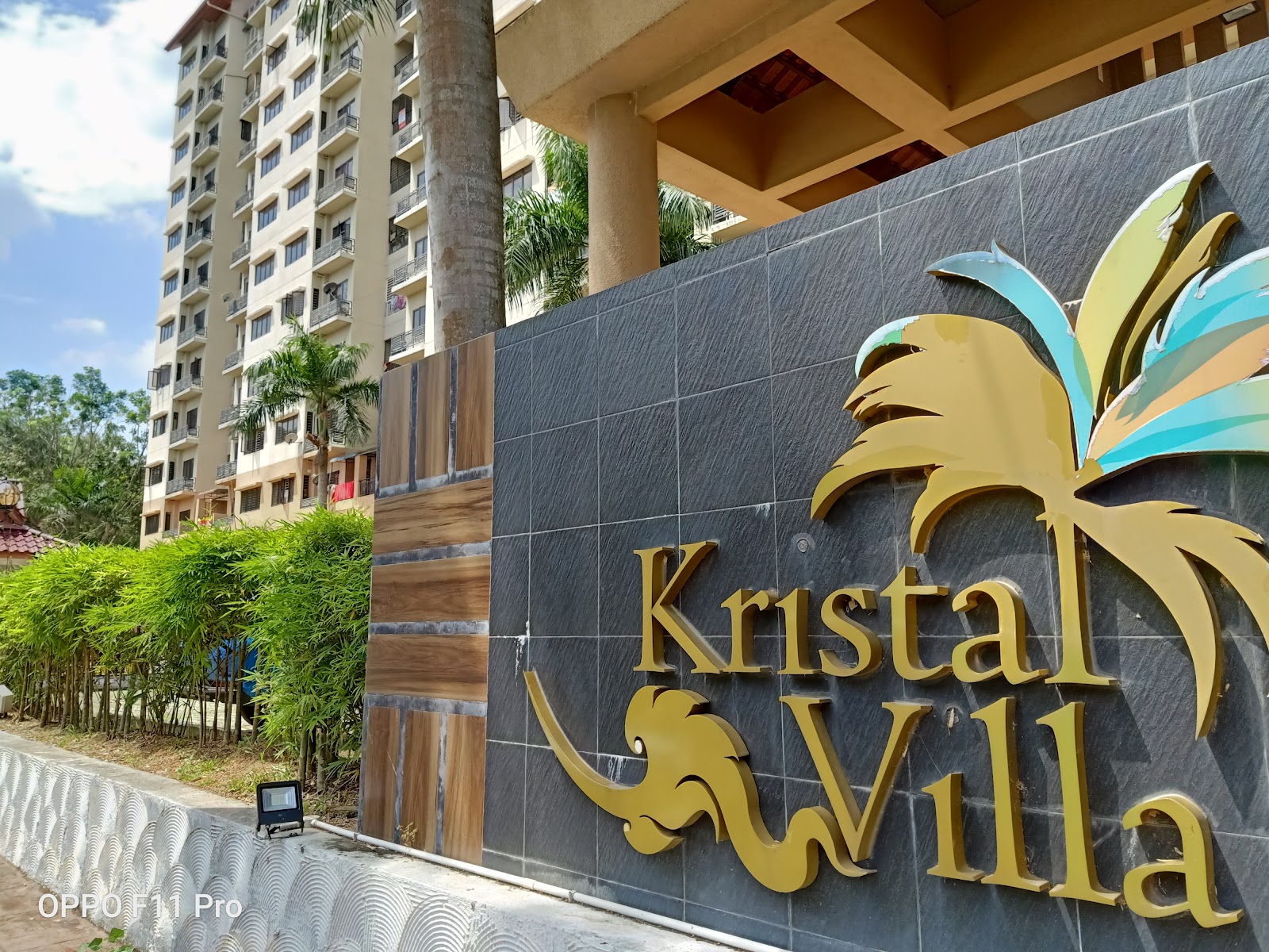Kristal Villa Condominium gallery image 2