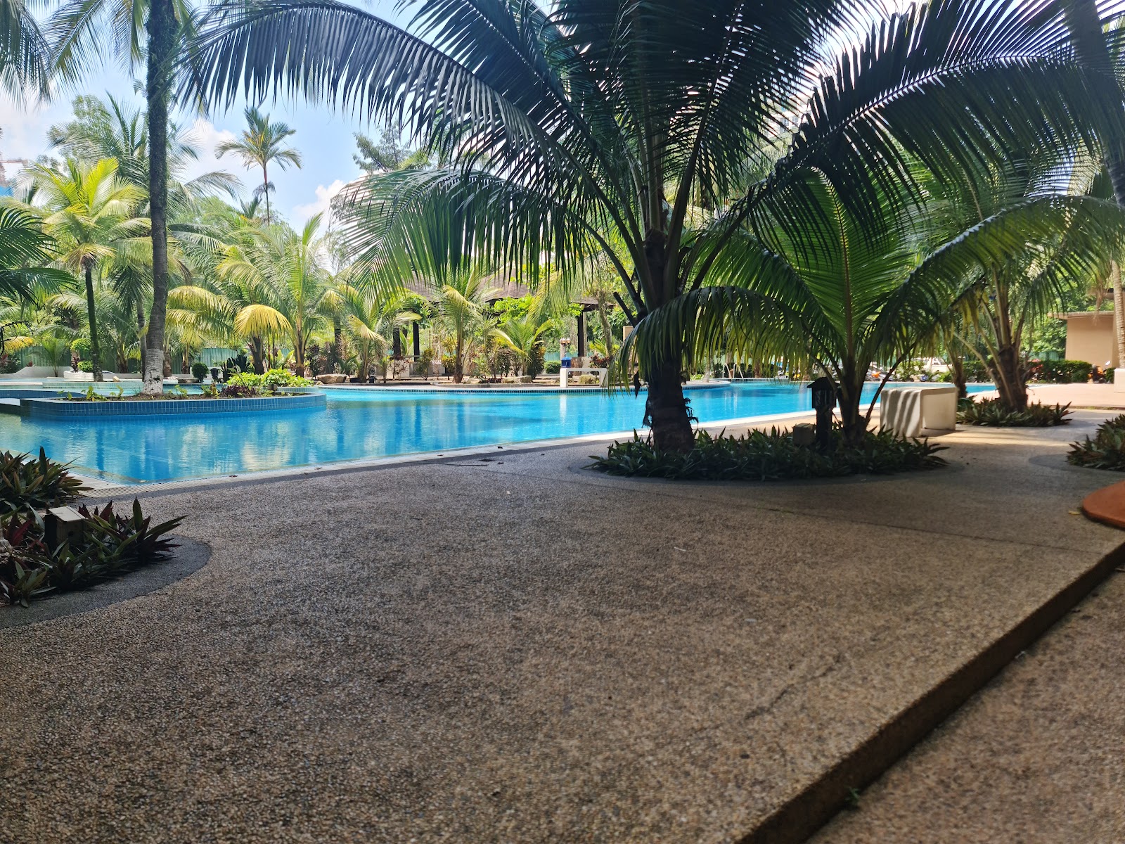 Kristal Villa Condominium gallery image 4