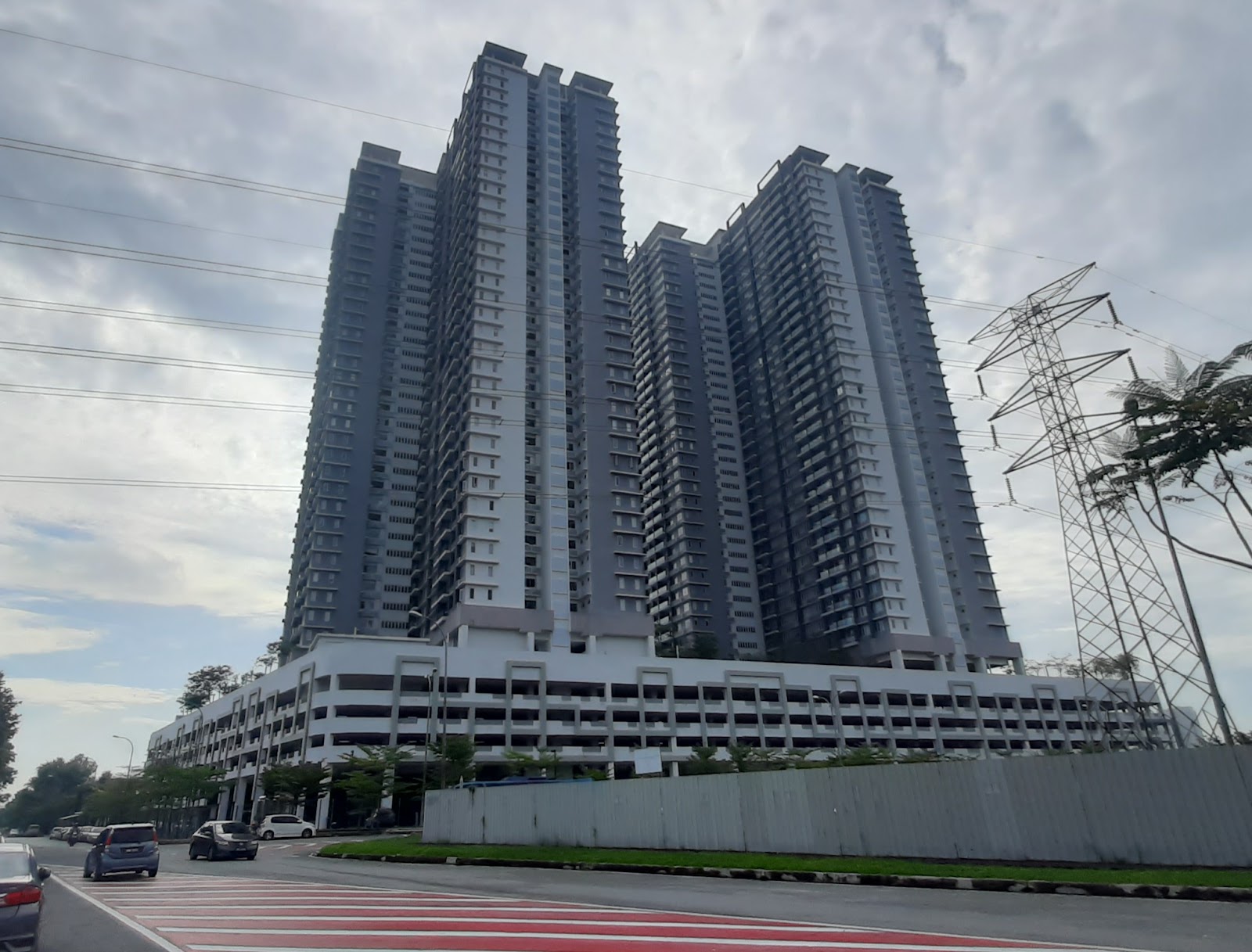 Aurora Residence Condominium gallery image 3