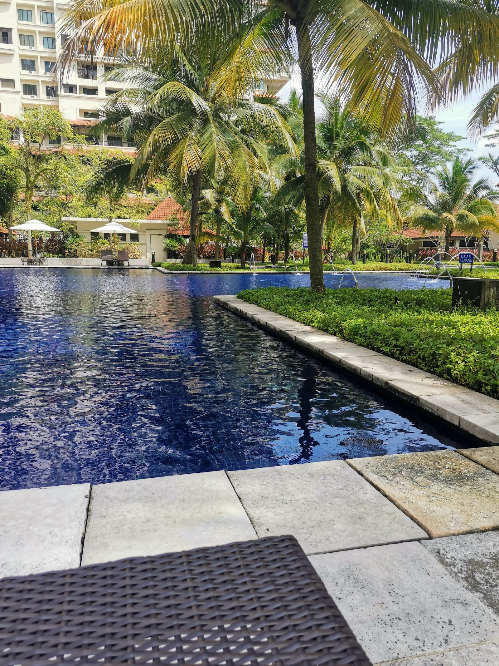 Armanee Condominium gallery image 3