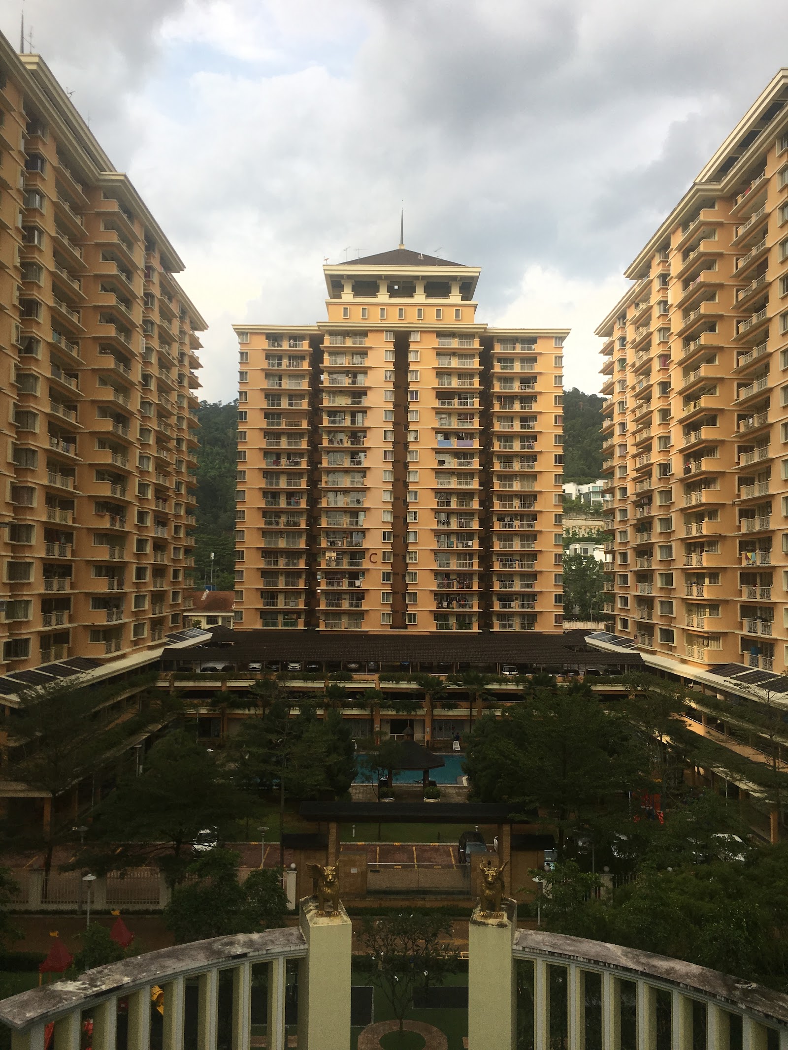 PV 8 Platinum Hill Condominium gallery image 2