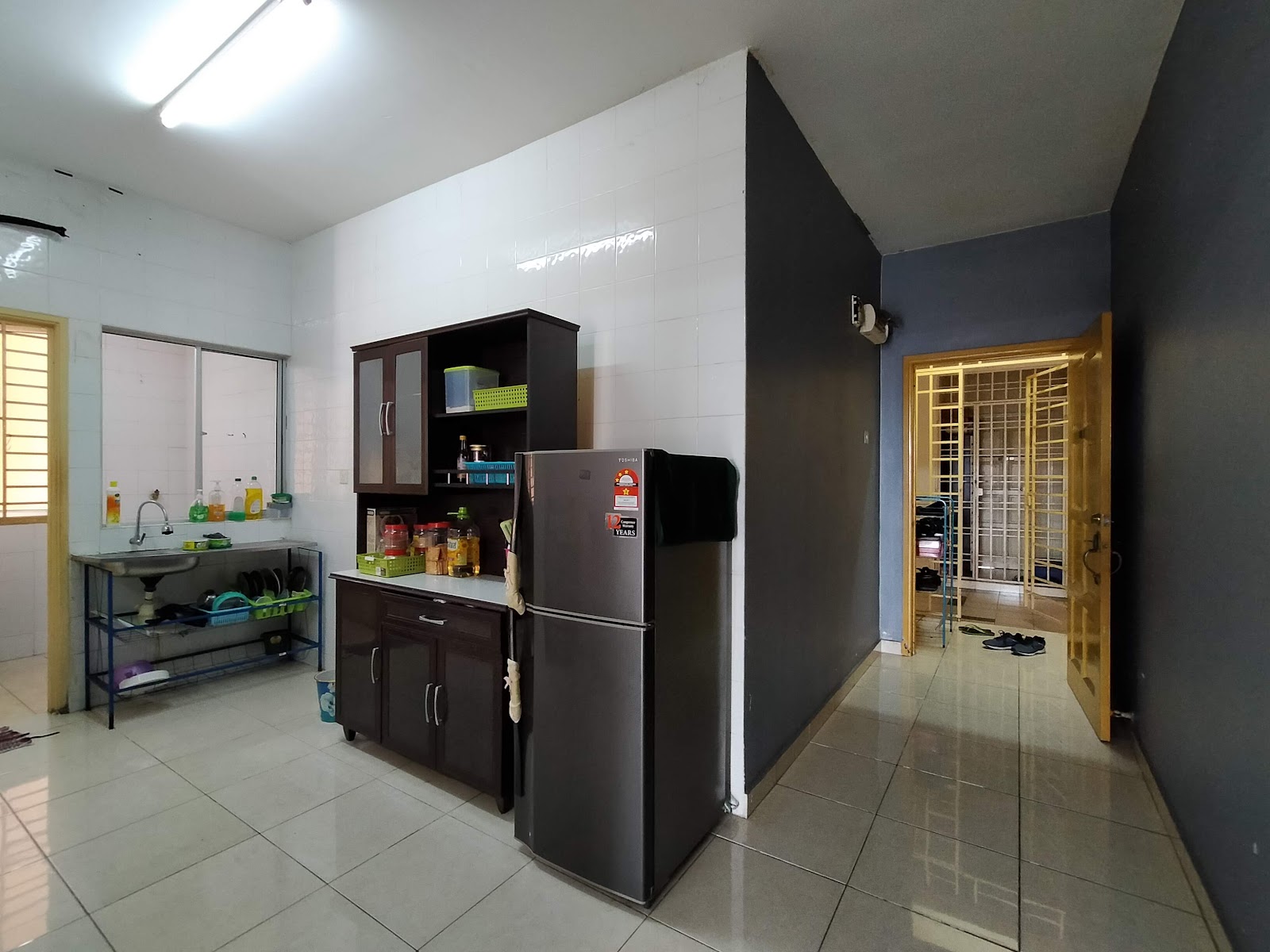 PV 8 Platinum Hill Condominium gallery image 4