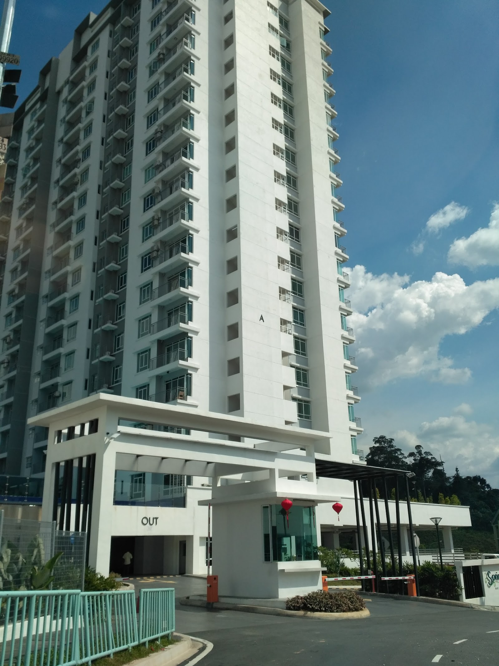 Springville Residence gallery image 2