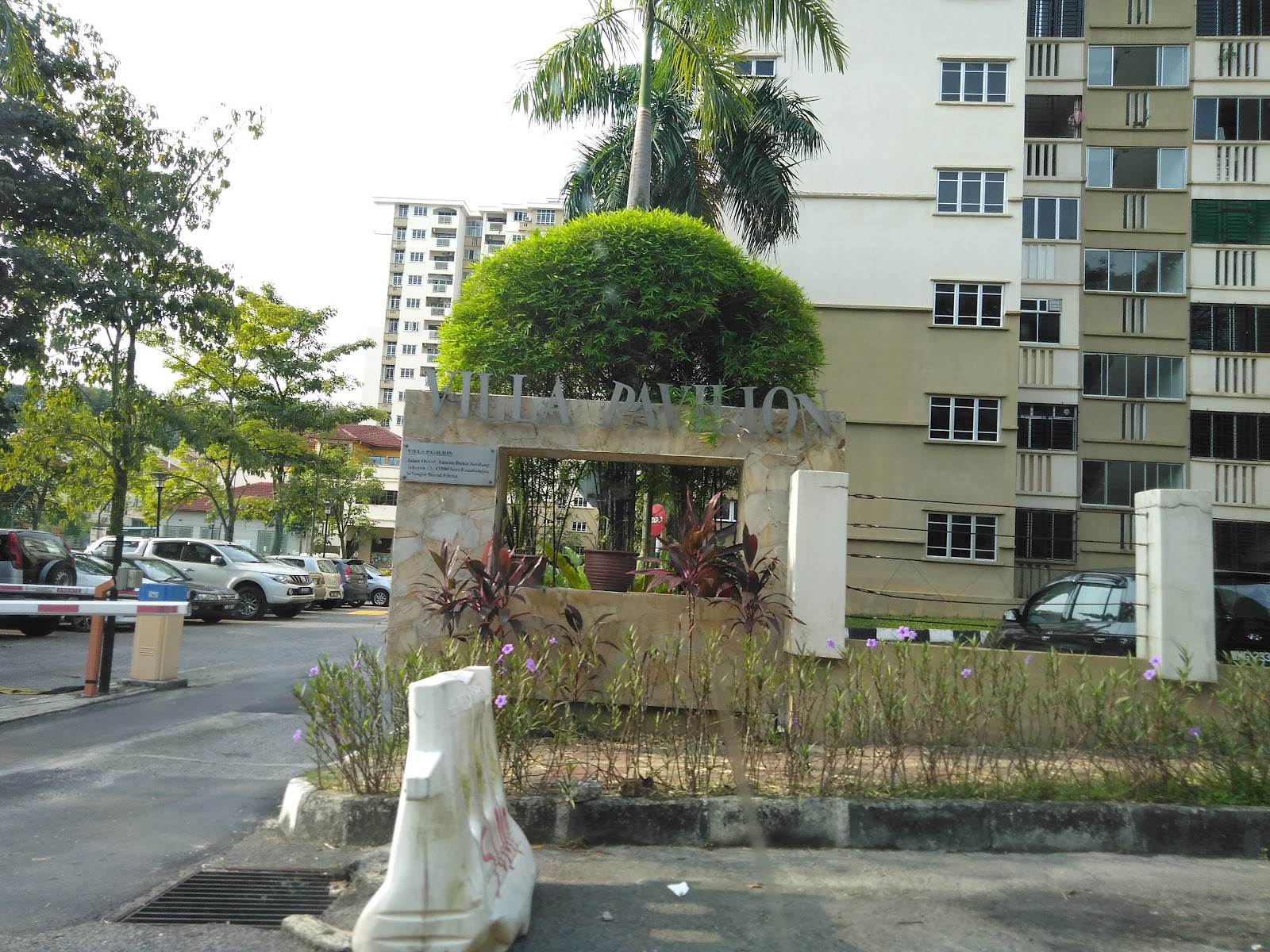 Villa Pavilion Condominium gallery image 3