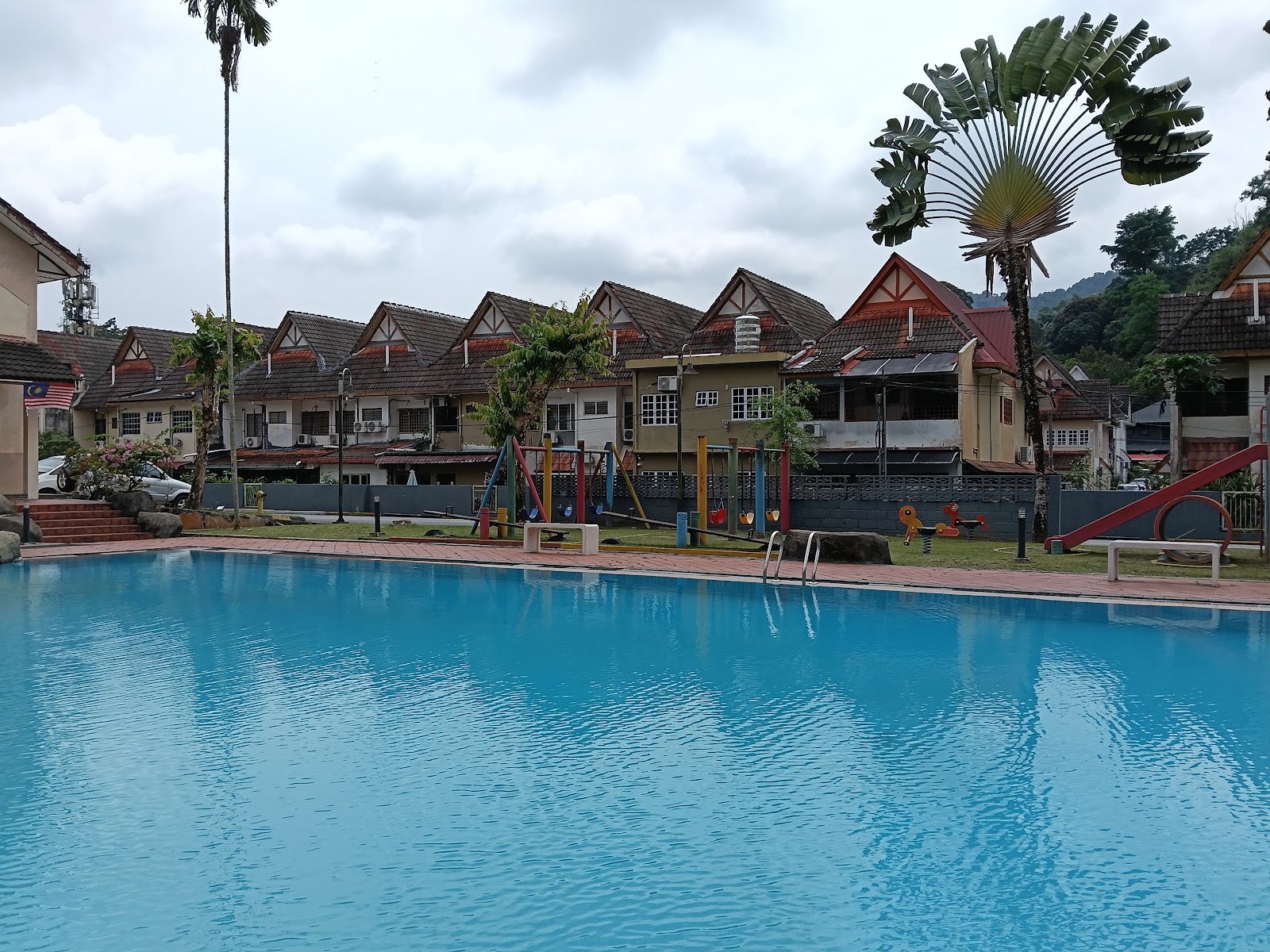 Villa Duta Condominium gallery image 3