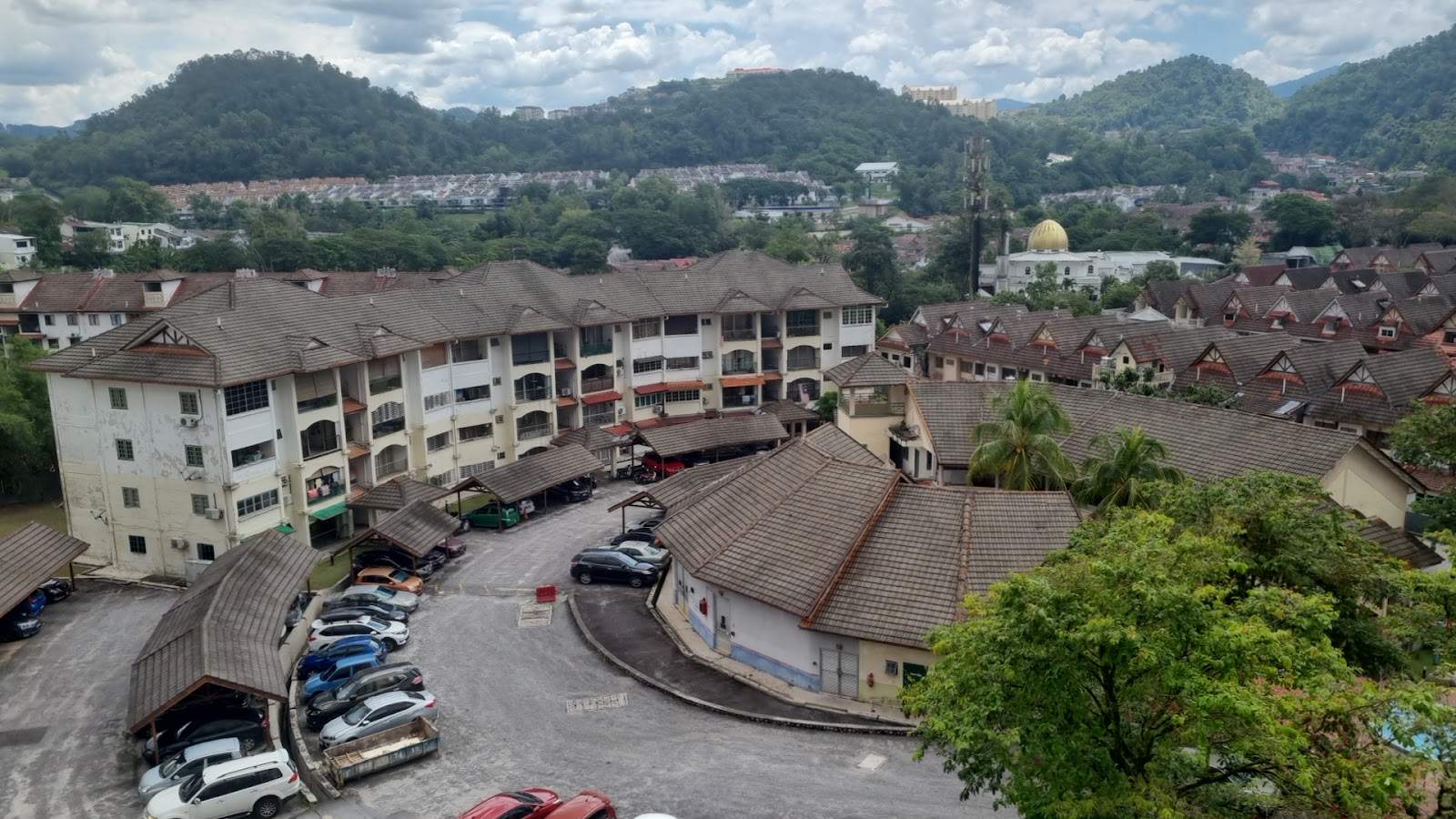 Villa Duta Condominium gallery image 4