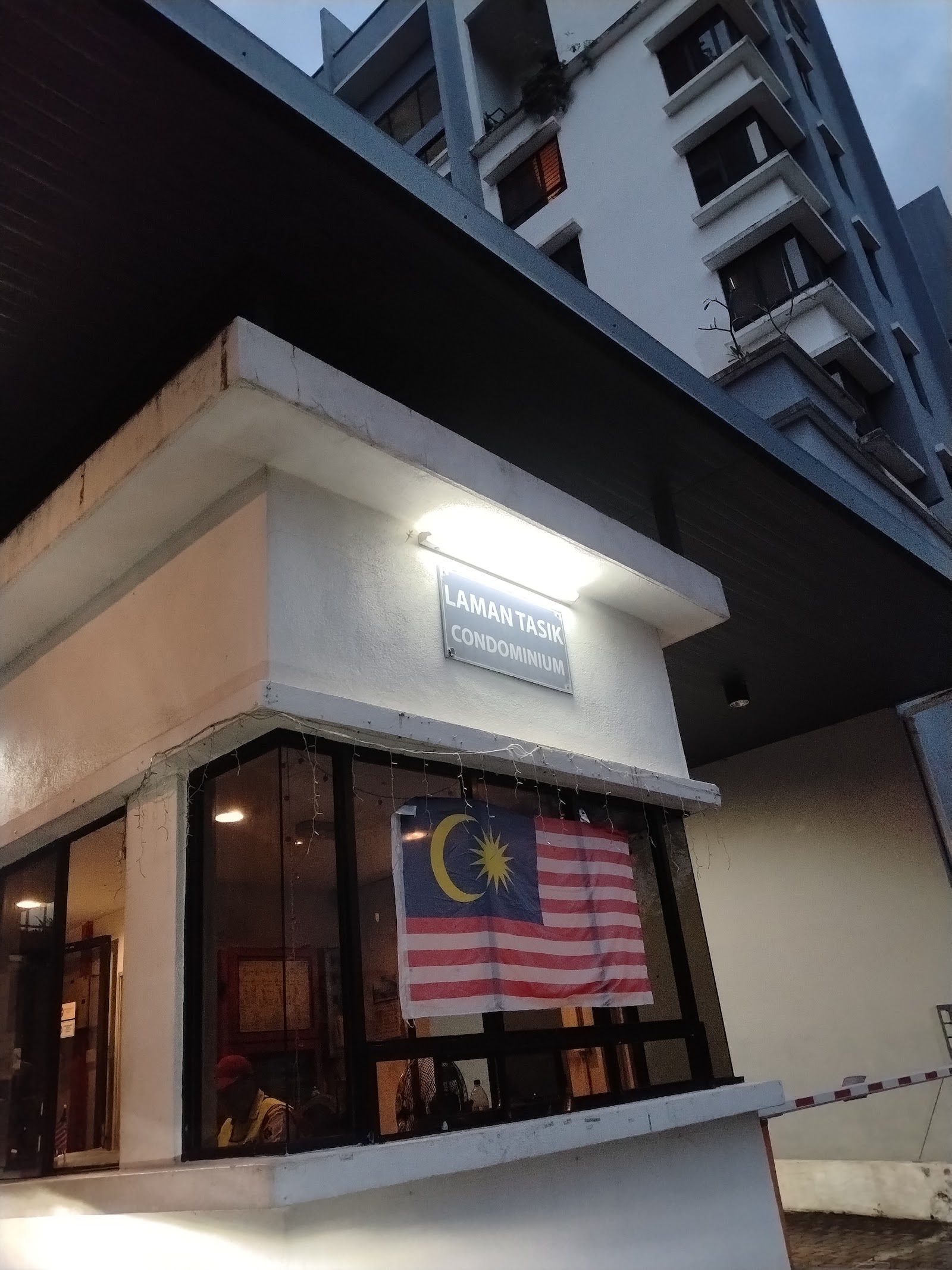 Laman Tasik Condominium gallery image 4