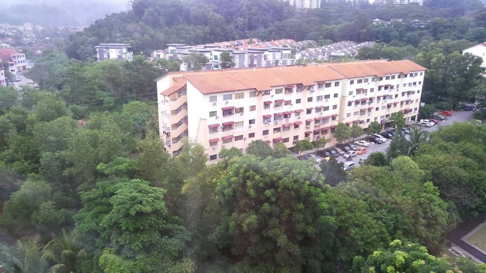 Sering Casuarina Apartment gallery image 2