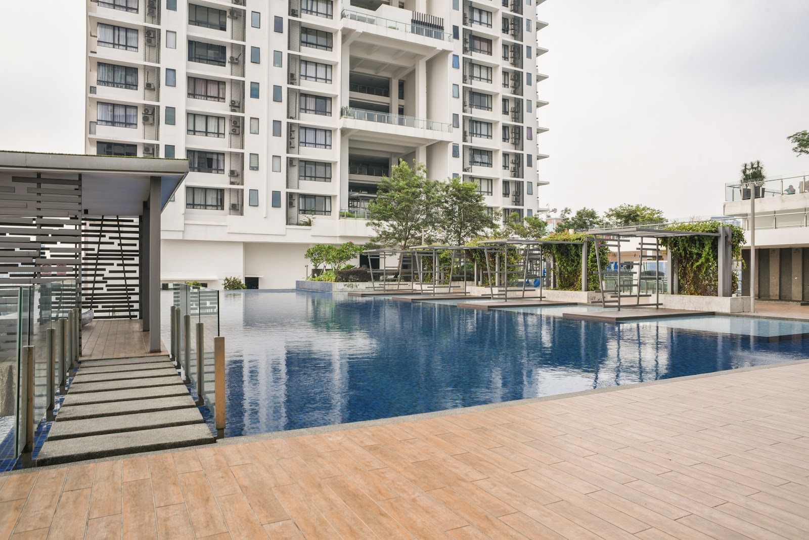 USJ One Residence gallery image 3
