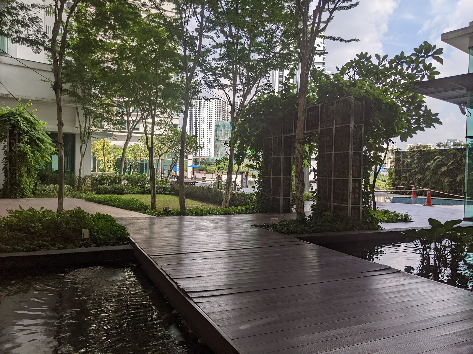 Nautica Lake Suites @ Sunway South Quay gallery image 3